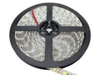 Bandeau de LED 24V 6000°K WATERPROOF 14.4w/m lumineuse, protégée contre les projections d'eau. Sur bande flexible pour un éclairage décoratif.